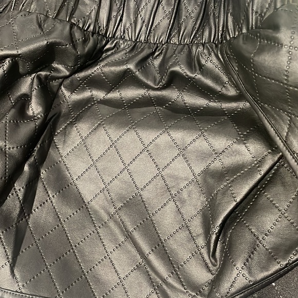 Love culture, black, quilted, shorts, size small - Picture 5 of 5